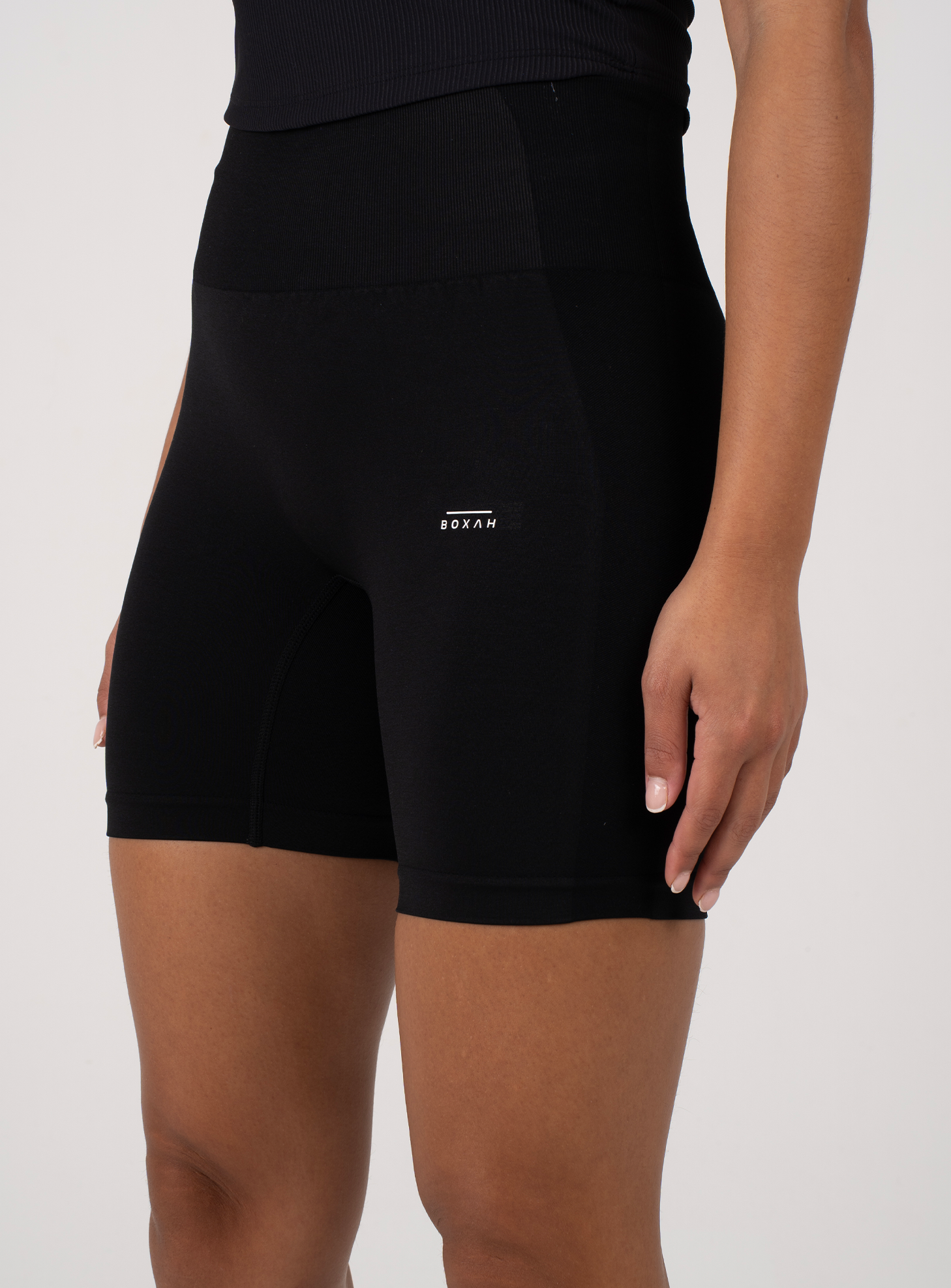 Contour Seamless Performance Shorts | Black - BOXAH