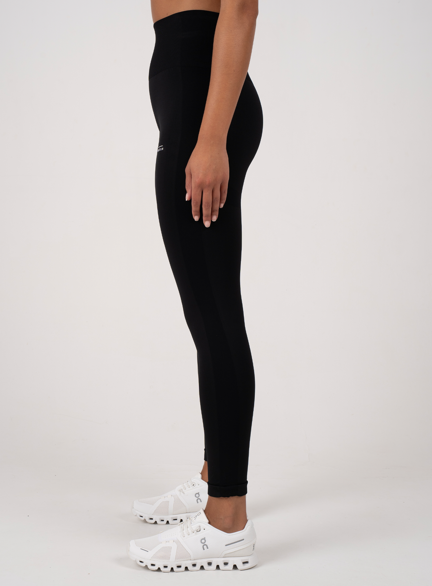 Contour Seamless Performance Leggings | Black - BOXAH