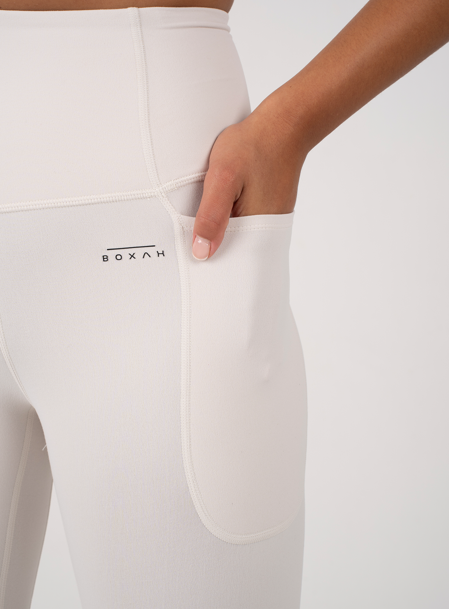 Twin Pocket Performance Legging | White - BOXAH